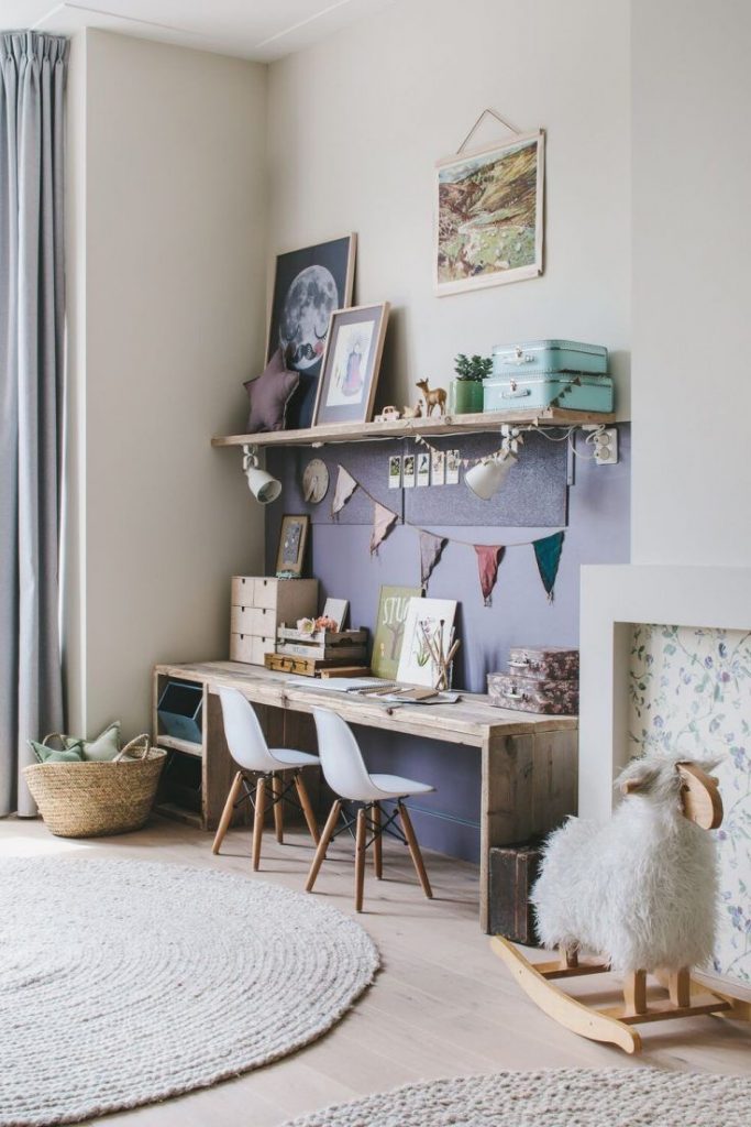 Lesly m bureau enfants école maison